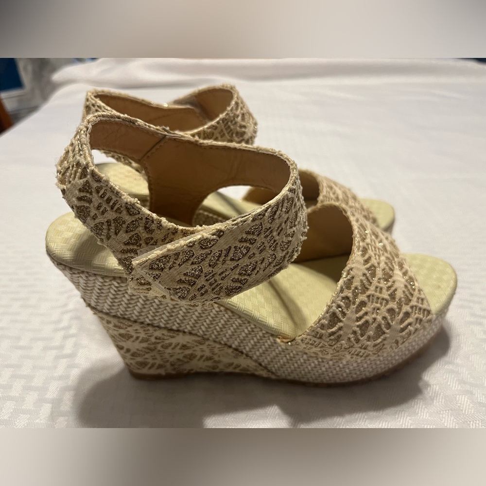 Cute beige sparkly wedge sandals size 38
